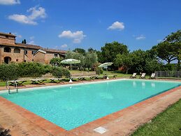 Villa with Private Swimming Pool & Spacious Garden in Valdichiana near