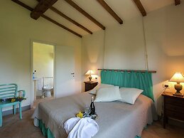 Villa with Private Swimming Pool & Spacious Garden in Valdichiana near