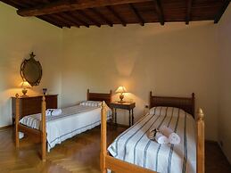 Villa with Private Swimming Pool & Spacious Garden in Valdichiana near