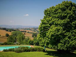 Villa with Private Swimming Pool & Spacious Garden in Valdichiana near
