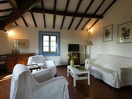 Villa with Private Swimming Pool & Spacious Garden in Valdichiana near