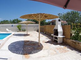 Detached House at Country Side, Fenced Private Garden Ideal for 2 Fam,