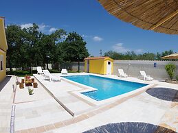 Detached House at Country Side, Fenced Private Garden Ideal for 2 Fam,