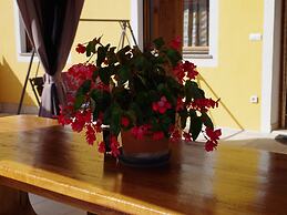 Detached House at Country Side, Fenced Private Garden Ideal for 2 Fam,