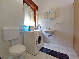 Detached House at Country Side, Fenced Private Garden Ideal for 2 Fam,