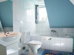 Spacious House in Moulin du Ruy With Sauna and Indoor Pool