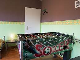 Spacious House in Moulin du Ruy With Sauna and Indoor Pool