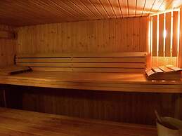 Spacious House in Moulin du Ruy With Sauna and Indoor Pool