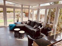 Spacious House in Moulin du Ruy With Sauna and Indoor Pool