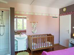 Spacious House in Moulin du Ruy With Sauna and Indoor Pool