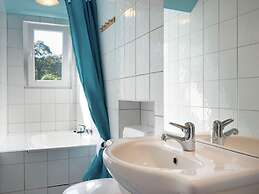 Spacious House in Moulin du Ruy With Sauna and Indoor Pool