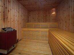 House in Natural Area Ideal for Families with Games Room, Sauna, Hot T