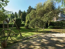 House in Natural Area Ideal for Families with Games Room, Sauna, Hot T