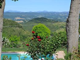 Stunning Holiday Home in Umbria with Hot Tub