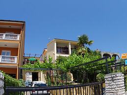 Comfortable Apartment Near the sea