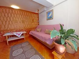 Comfortable Apartment Near the sea