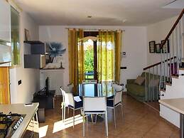 Great and Colourful Apartment Near Bardolino