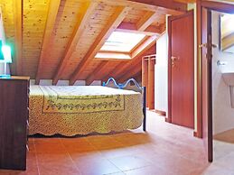 Great and Colourful Apartment Near Bardolino