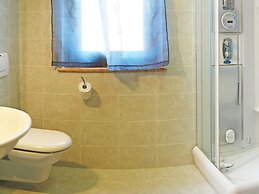 Great and Colourful Apartment Near Bardolino