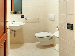 Great and Colourful Apartment Near Bardolino