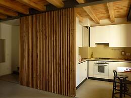 Modern Accommodation, Just Renovated, Private Garden, Wifi, Near Trevi