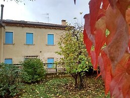 Modern Accommodation, Just Renovated, Private Garden, Wifi, Near Trevi