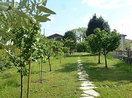Modern Accommodation, Just Renovated, Private Garden, Wifi, Near Trevi