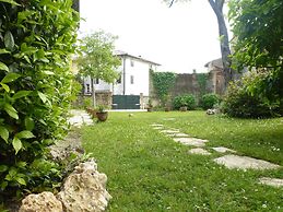 Modern Accommodation, Just Renovated, Private Garden, Wifi, Near Trevi