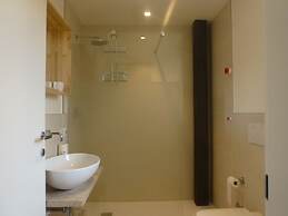 Modern Accommodation, Just Renovated, Private Garden, Wifi, Near Trevi