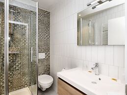 Opulent Holiday Home in Spa with Sauna, Hot Tub, Playroom