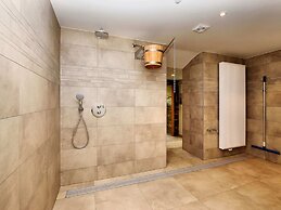 Opulent Holiday Home in Spa with Sauna, Hot Tub, Playroom