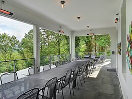 Opulent Holiday Home in Spa with Sauna, Hot Tub, Playroom