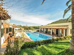 Villa in Alcudia With Swimming Pool
