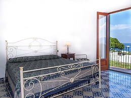 Peaceful Holiday Home in Lingua on an Island