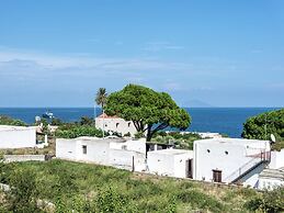 Peaceful Holiday Home in Lingua on an Island