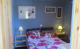 Spacious Chalet with Fruit Trees near Beach in Messinia