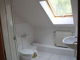 Spacious Apartment in Boddin With Garden