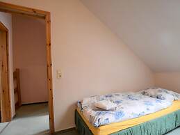 Spacious Apartment in Boddin With Garden