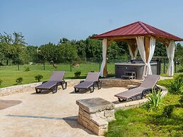 Attractive Holiday Home with Pool, Hot Tub, Patio, Courtyard