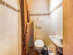 Rustic Estate With Sauna