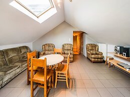 Rustic Estate With Sauna