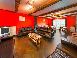 Rustic Estate With Sauna