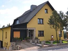 Small and Cozy Apartment in Frauenwald near Forest