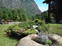 Chalet in Antey-saint-andre With Mountain Views