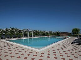 Attractive Apartment Near the Beach and the Clear Blue Sea