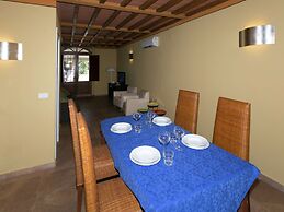 Attractive Apartment Near the Beach and the Clear Blue Sea