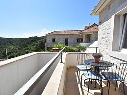 Luxurious Villa in Selca With Pool