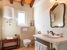 Luxurious Villa in Selca With Pool