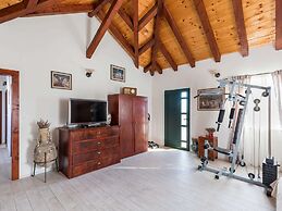 Luxurious Villa in Selca With Pool