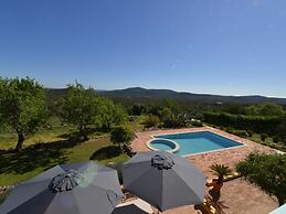 Delightful, Authentic Quinta with Swimming Pool near Beach & Towns